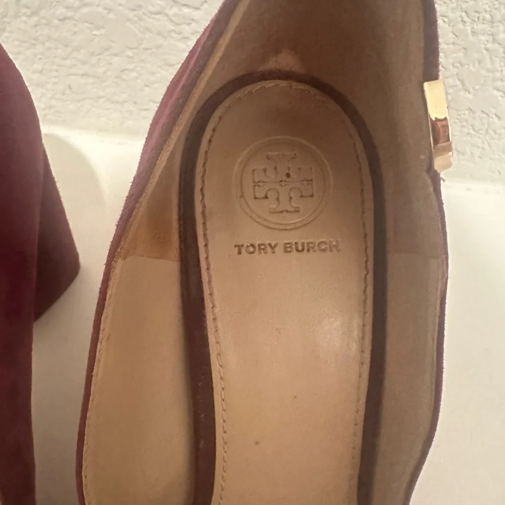 Tory Burch Elizabeth Round-Toe 85MM Pump Port Plum Chunky Heel Size 10.5
